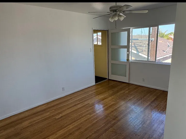 568 Margaret Ave #1 — Photo 4