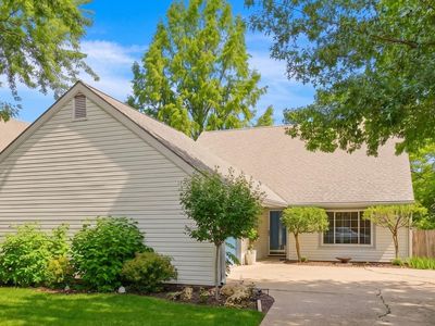221 Deerfield Ln, Lawrence, KS, 66049