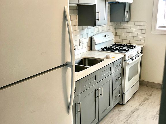 3rd image of 328 N 3rd Ave #4