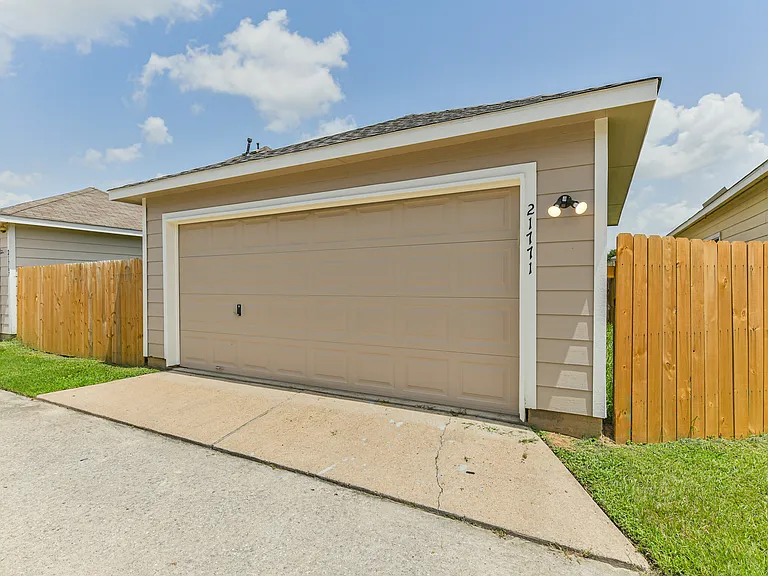 21771 Mossy Field Ln — Photo 26