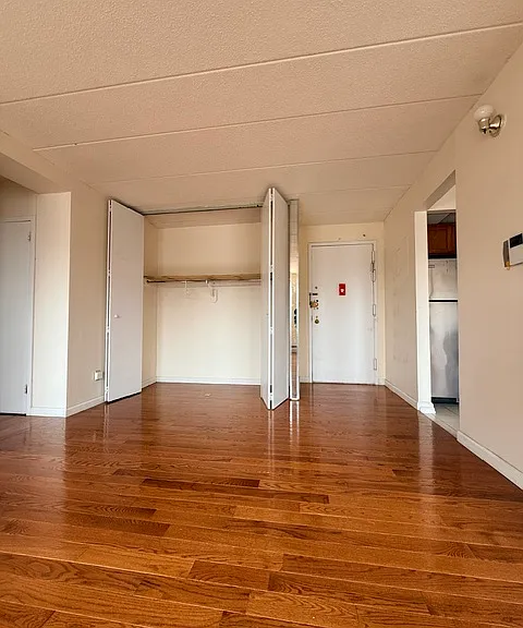 36-25 Union St #5D — Photo 3