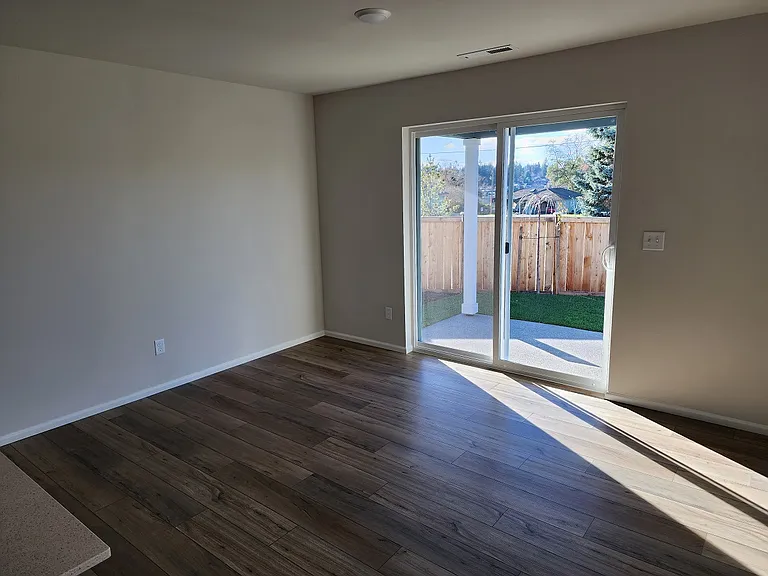 2721 Leaning Oak Pl SE — Photo 9