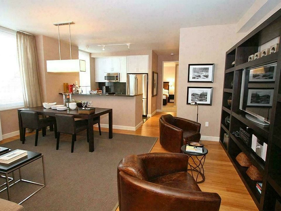 1st image of 320 W 38th St APT 1205