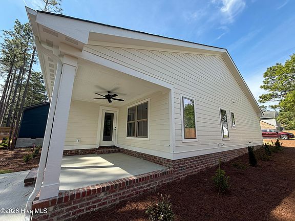 3rd image of 715 Blue Bird Drive