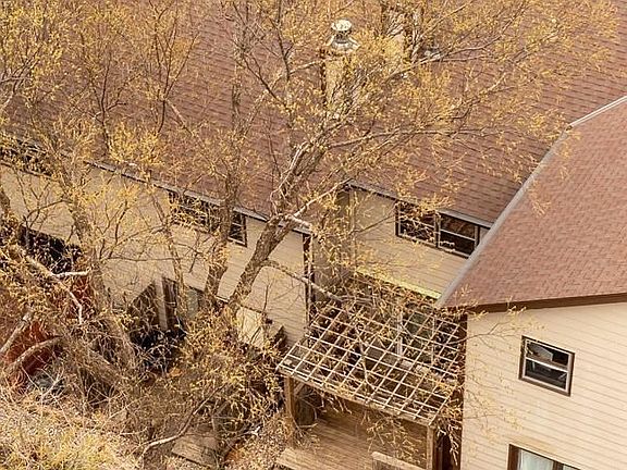3rd image of 4756 Capitol Ave