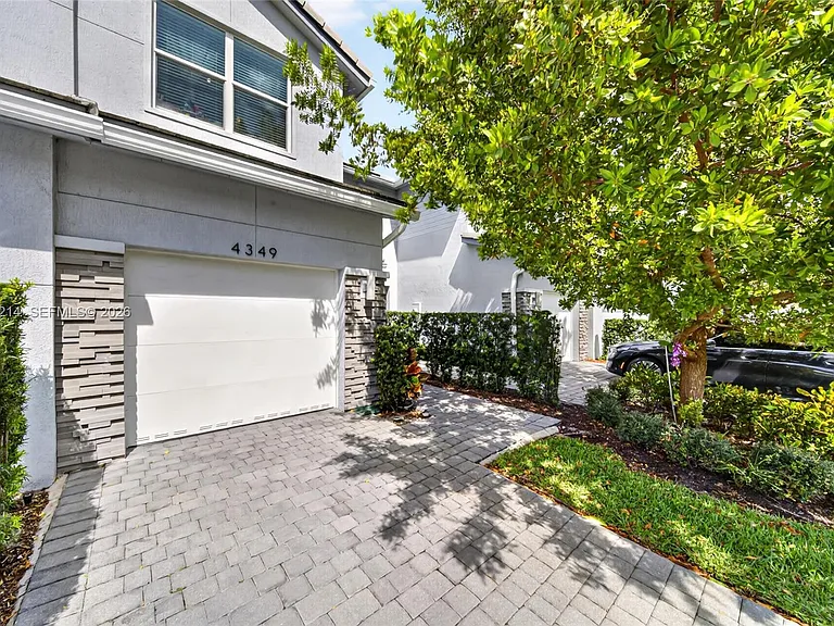 4349 Veleiros Ave — Photo 33