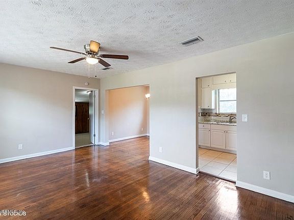 4th image of 5916 CARIBBEAN Court N