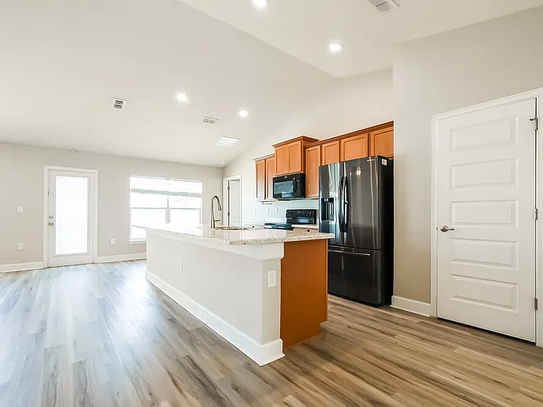 7803 Sloewood Dr — Photo 6