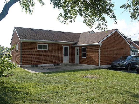 2nd image of 1750 Pershing Blvd