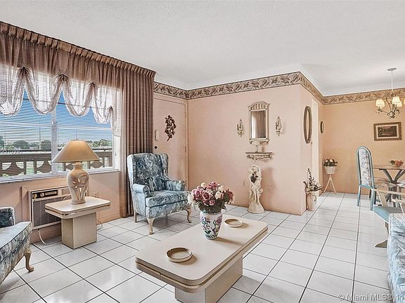 2nd image of 16901 NE 13th Ave APT 206