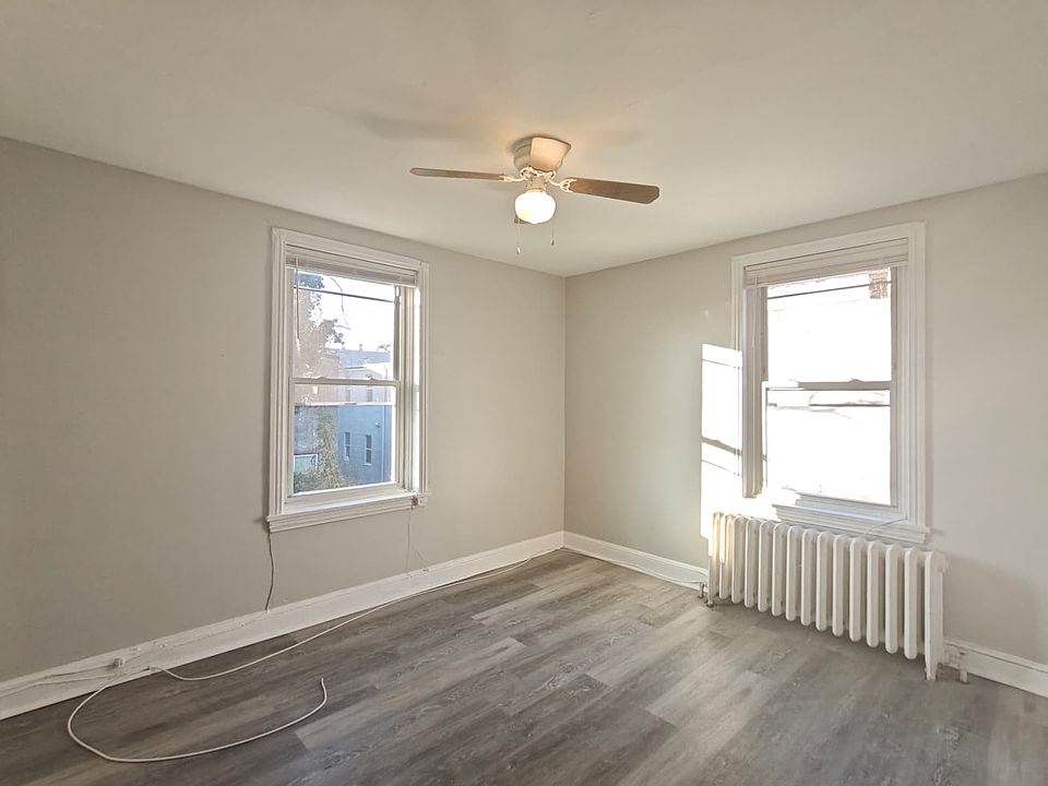 1st image of 1526 N 18th St #33