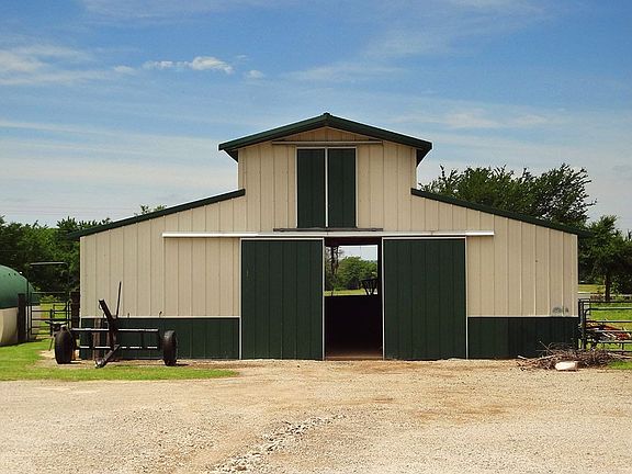 7 Stall Horse Barn