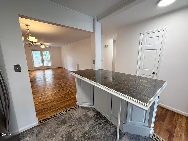 5544 Sharpe Dr — Photo 8