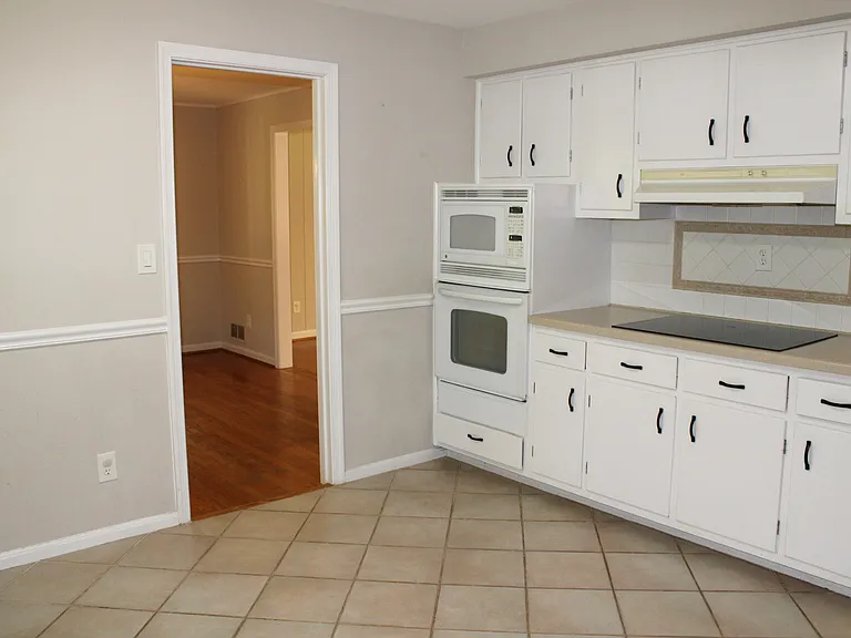 3606 Barkley Dr — Photo 7