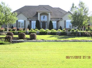 9708 Jacob Ln, Lees Summit, MO 64086