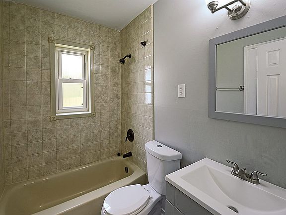2nd image of 3535 Madewell St