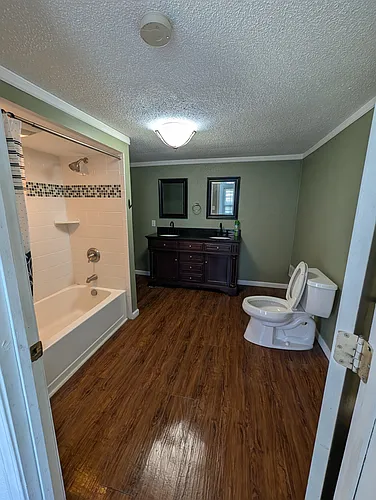 5204 Kent Way Photo 1