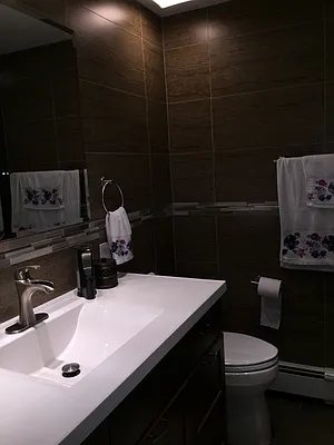 Rented by Metroline Realty | media 40