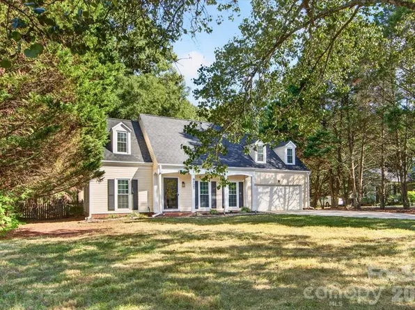 9121 Gamesford Dr, Charlotte, NC 28277