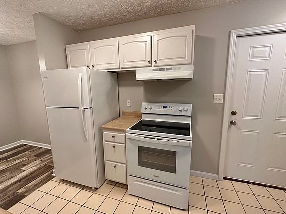 5th image of 4407 Leonie Ln APT 92