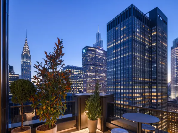 135 East 47th Street image 8 of 15