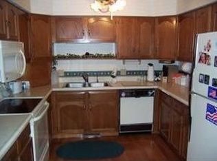 31 Lakeshore Ct, Council Bluffs, IA 51501