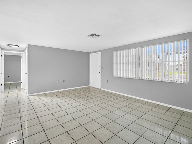 5629 Moog Rd — Photo 7