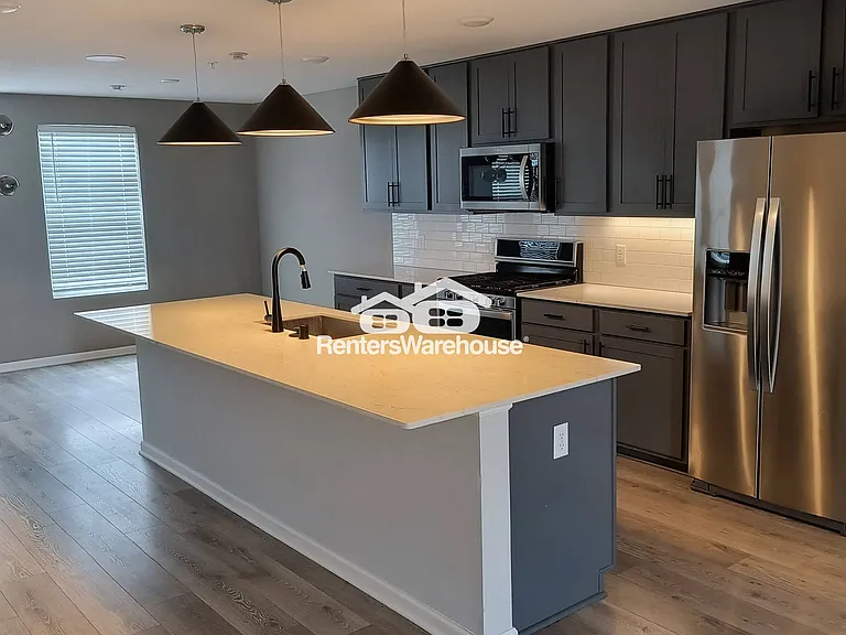 1105 Farrier Rd — Photo 8