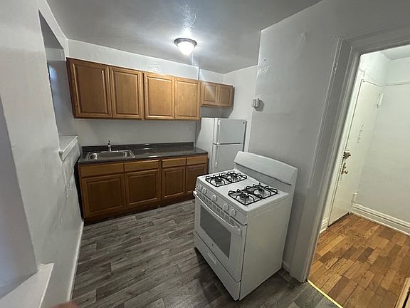 4th image of 4306 46th St APT 1A