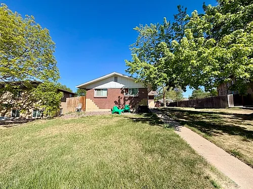 180 Laurel St Photo 1