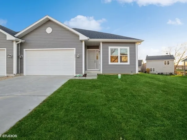 205 Julie Ln, Hampshire, IL 60140