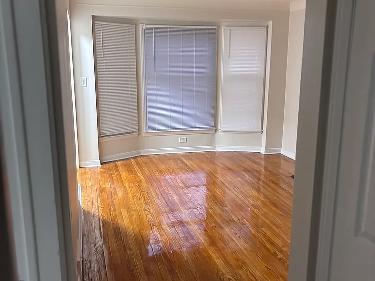 20211 Biltmore St — Photo 3