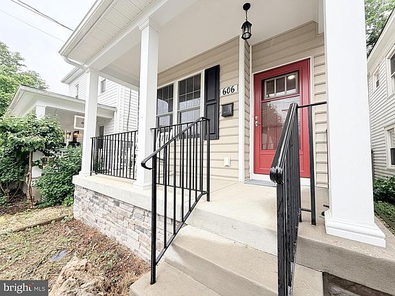 3rd image of 606 Shepherd St