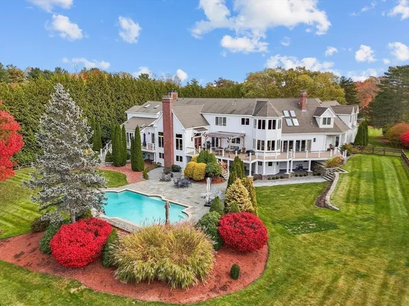 5 Pegan Ln, Natick, MA 01760