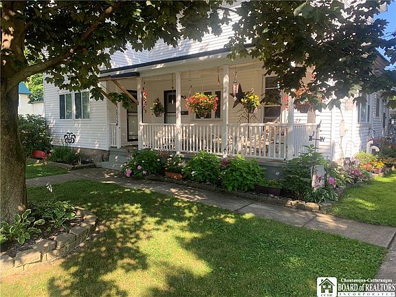 2nd image of 285 W Main St