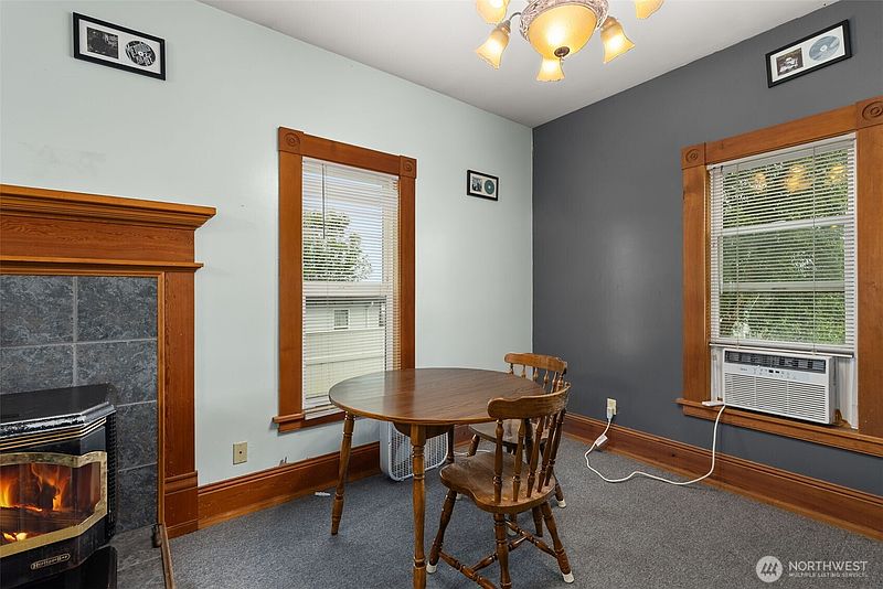 5th image of 722 E Cowlitz Street