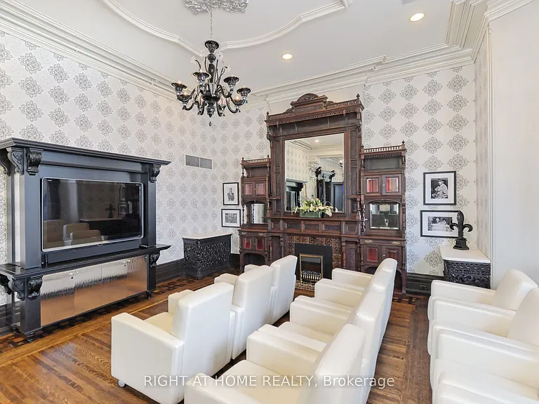 28 Linden St #1405 — Photo 43