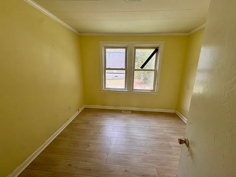 1006 Johnsontown Rd — Photo 4