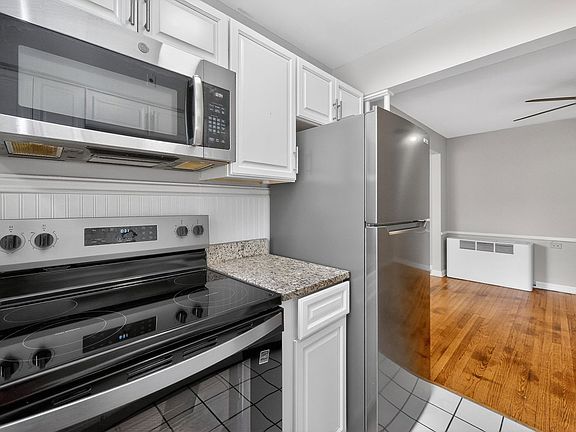 3rd image of 6402 Montgomery Rd #3