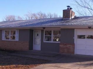 2925 Meadow Rd, Leavenworth, KS 66048