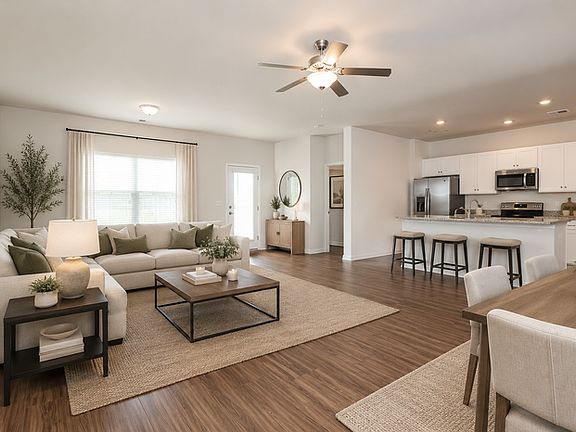 5th image of 301 Augustine Dr