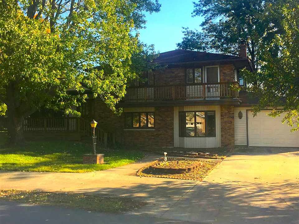 1st image of 404 Morton Ln