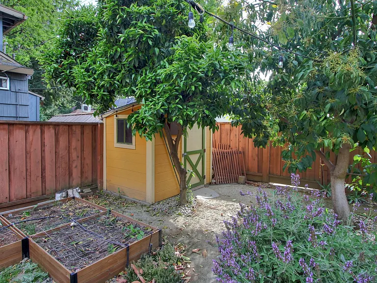 2500 41st St — Photo 10