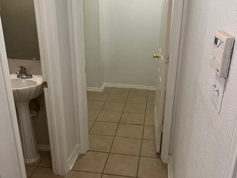 410 Justice Ave — Photo 45