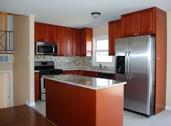 4th image of 566 James Ct