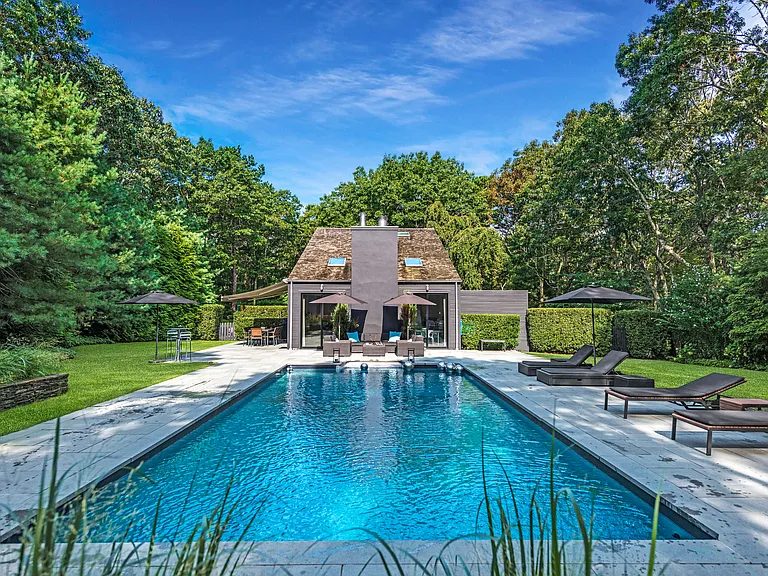 14 Rose Hill Rd — Photo 1