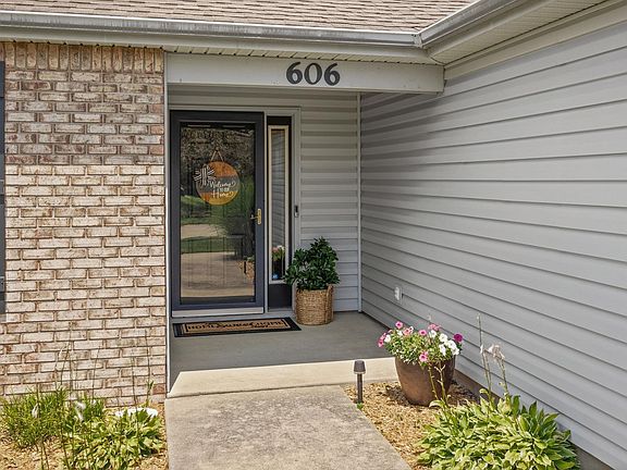 5th image of 606 Horram Dr