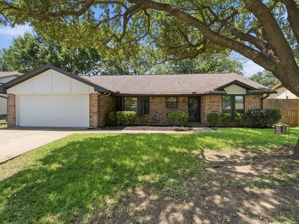 2223 Sierra Dr, Grapevine, TX 76051