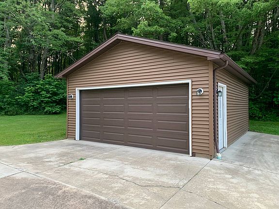 2nd image of 12192 S Wintergreen Dr