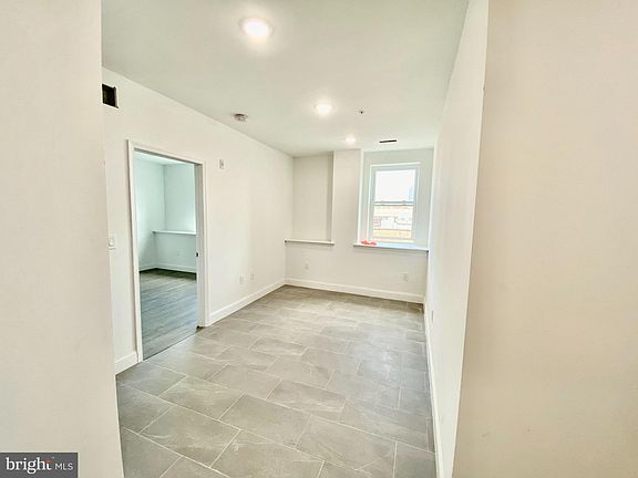 4th image of 925 N Broad St #C